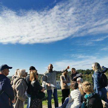 Grafika O rzece, wzdłuż rzeki…