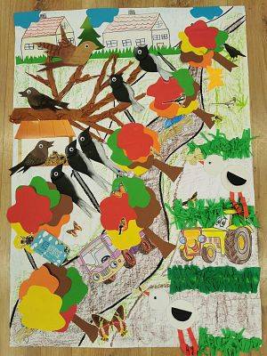 III miejsce Grupa 0 Muchomorki z Przedszkola nr 61 w Gdańsku Kolorowe ptaki i drzewa wycinane z papieru, dwa domy, 3 samochody.